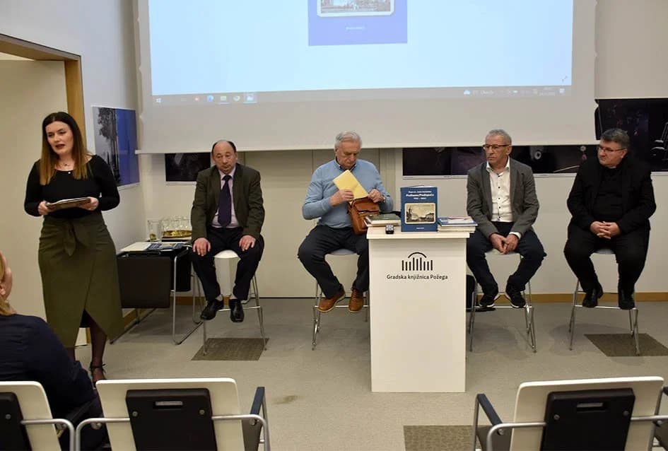 Požežanin Đuro Mesić kroz knjigu "Župa sv. Jurja mučenika Podlapac/Podlapača" predstavio povijest i mjesto župe