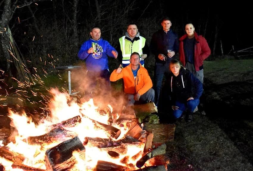 [FOTOGALERIJA] Uz vatru i čobanac na novom teniskom igralištu