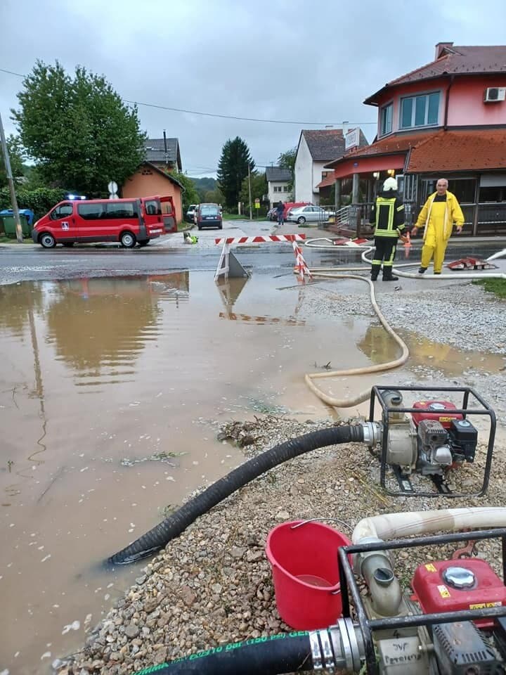 TRAŽE POMOĆ NAKON POPLAVE: "Svaka donacija je dobro došla, sijeno stočna hrana,..."