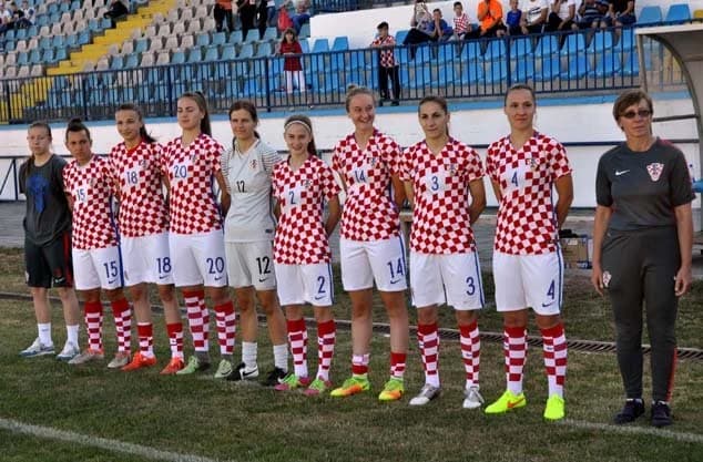 Brojni zaljubljenici u nogomet uživali na veličkom stadionu: Prijateljska utakmica reprezentativki Hrvastke i Bosne i Hercegovine 2:1 /FOTOGALERIJA/