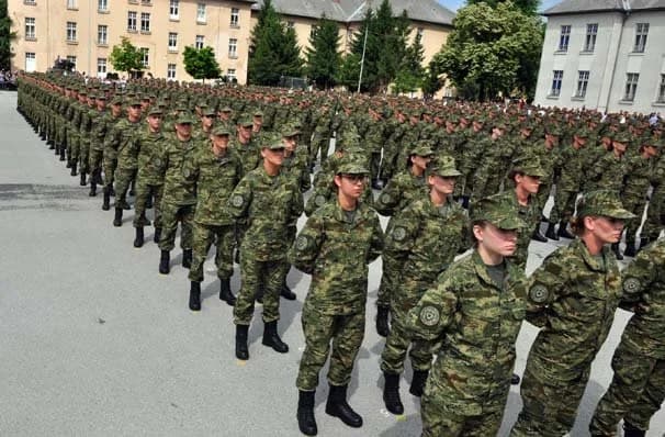 Novi naraštaj ročnica i ročnika iz cijele zemlje dao prisegu domovini u požeškoj vojarni /FOTOGALERIJA/