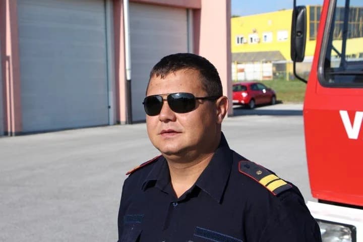 Iscrpljenim vatrogascima u Dalmaciju stiže pomoć iz Slavonije: Na teren otišlo i pet operativnih vatrogasaca iz Požeštine