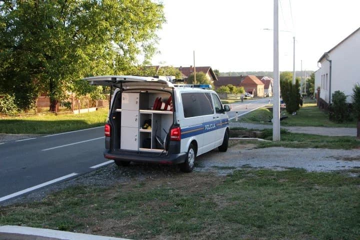 U sudaru Forda i motora ozlijeđen 69-motociklist, hitna ga odvezla u bolnicu /FOTO/