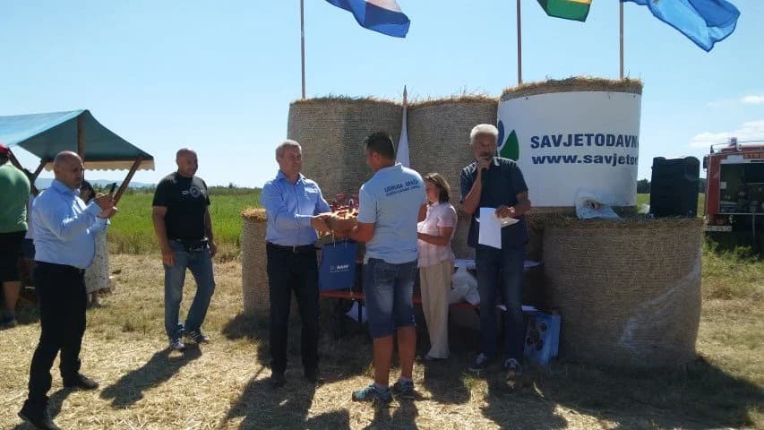 Sa ravnjakom pobjednik Mijo Samardžija (Biškupci), premetnjakom Branko Pilaš (Viškovci), te sa konjskim zapregama Zdravko Bićanić