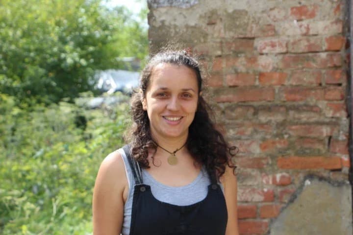 Više od 50 volontera i različitih aktivista iz desetak zemalja na Festivalu slame u Latinovcu /FOTO GALERIJA/