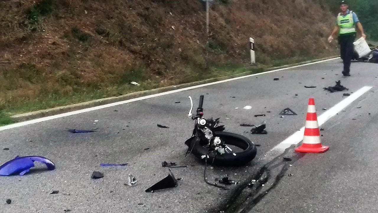 Motociklist prevezen u bolnicu; motor uništen