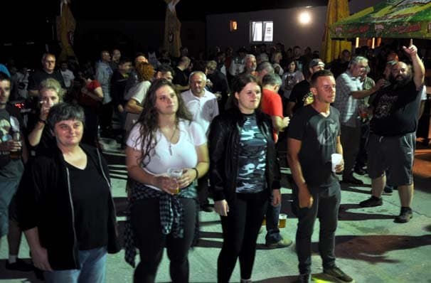 ROCK KAMP POLJANSKA: Sve više posjetitelja ljubitelja dobrog starog zvuka, a likovne umjetnine idu u dobrotvorne svrhe /FOTO/