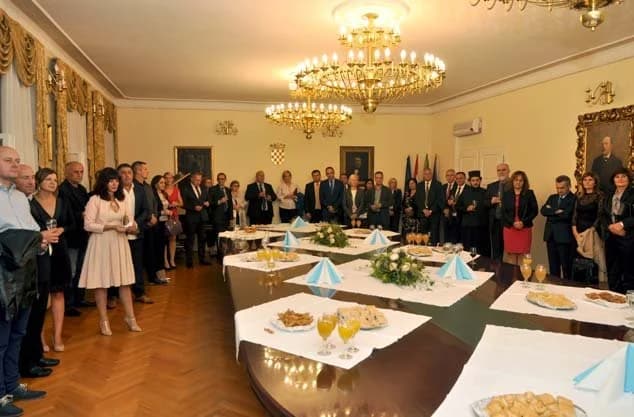 Gradonačelnik Puljašić upriličio prijem za goste i uzvanike u prigodi Aurea festa u požeškoj Gradskoj vjećnici /FOTOGALERIJA/