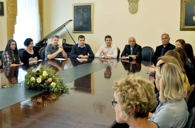 Učenici dobivaju svoje pomoćnike kako bi kvalitetnije i uspješnije ostvarivali svoja školska postignuća