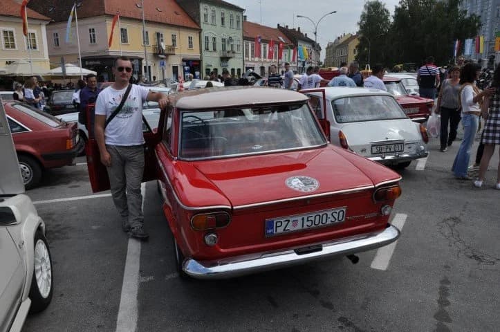 Nesvakidašnja vozila na cestama Požeške kotline od Požege prema Pleternici, Velikoj i Emovačkom lugu /FOTOGALERIJA/