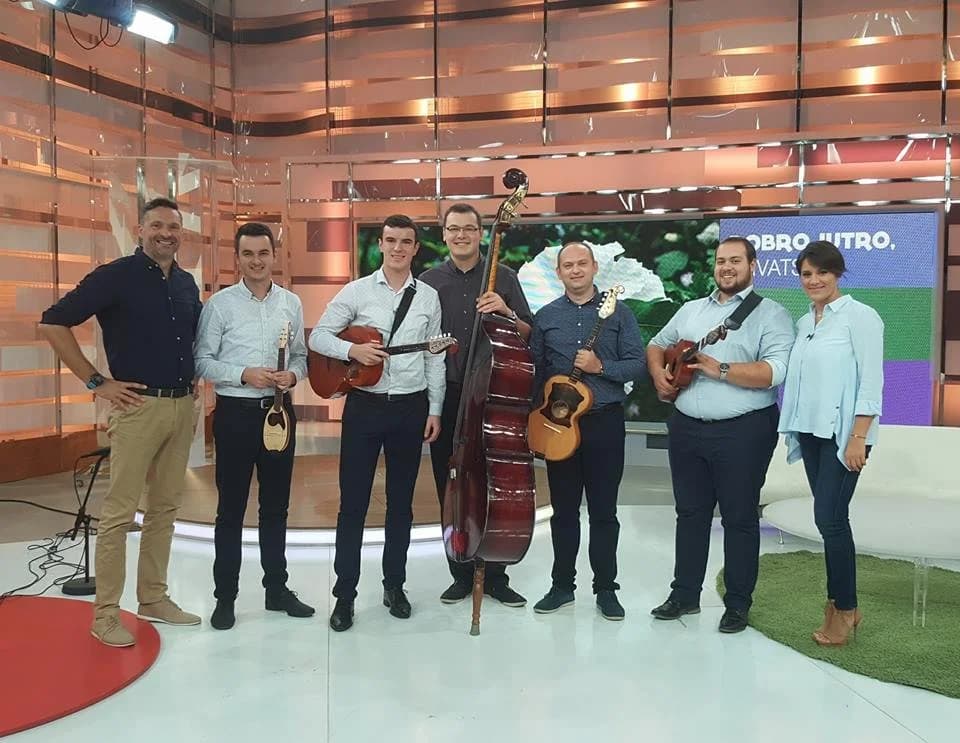 „Posegana“ na HTV-u: U Dobro jutro Hrvatska odsvirala tri svoje pjesme i dobro se predstavila