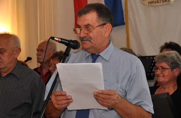 Više od stotinu umirovljenika izvelo trideset pjesama /FOTOGALERIJA/