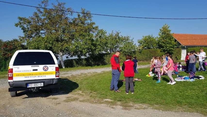 Mali planinari iz Kanižlićeve škole: Svi se premalo krećemo, posebno djeca koja sjede za računalima i igraju igrice" /FOTO/