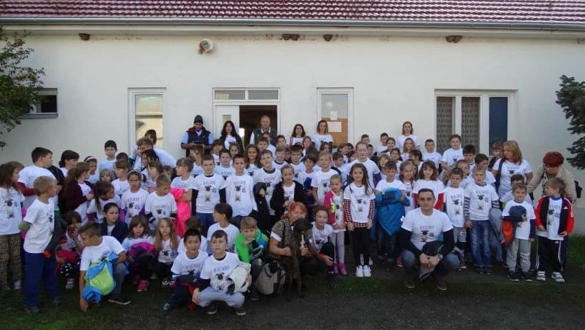 Čaglinski osnovnoškolci uključili se u regionalnu kampanju ,,Svojem psu smiješ reći sve... osim zbogom”