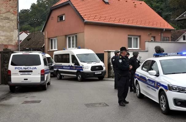 Opsadno stanje u požeškoj Jurkovićevoj ulici: 43-godišnjak prijeti da će aktivirati bombu