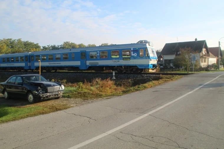 Sudar vlaka i osobnog automobila u Trenkovu