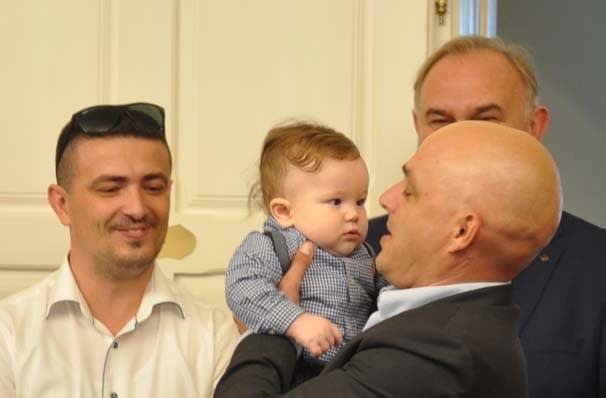 Najmlađi sugrađani Požege na prijemu kod požeškog gradonačelnika i njegovih zamjenika /FOTOGALERIJA/