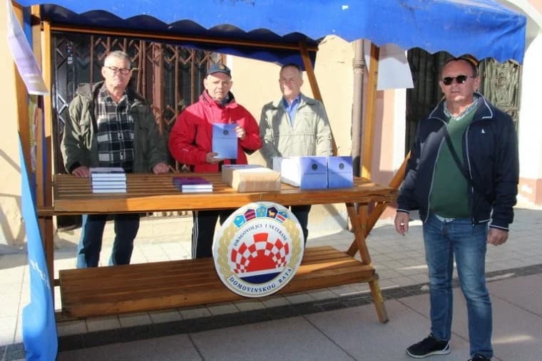 Velik broj zainteresiranih za knjigu generala Miljenka Crnjca „Tada je trebalo imati petlju“