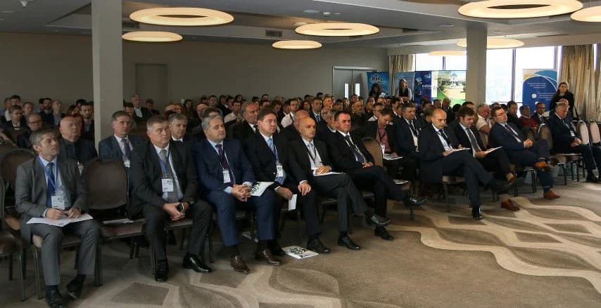 Požeški gospodarski forum "Požega 2025. – koraci prema promjeni" okupio relevantne društvene i gospodarske subjekte Požeštine