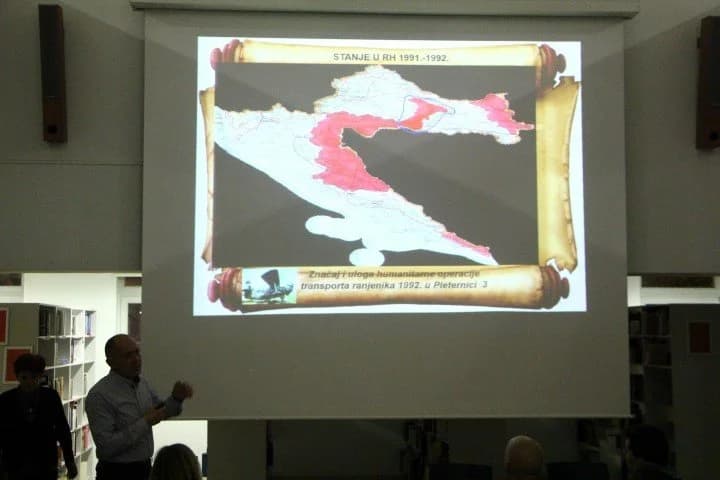 Požežani odali počast žrtvama Vukovara /FOTO/