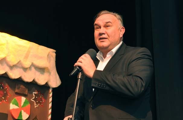 Božićno darivanje uz predstavu "Ivica i Marica"  /FOTOGALERIJA/