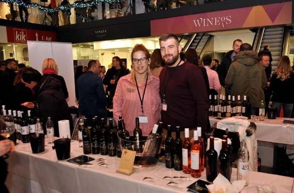 VINARI IZ POŽEŠKOG KRAJA IZLAGALI U OSIJEKU: Festival u znaku vinara iz Požeštine /FOTOGALERIJA/