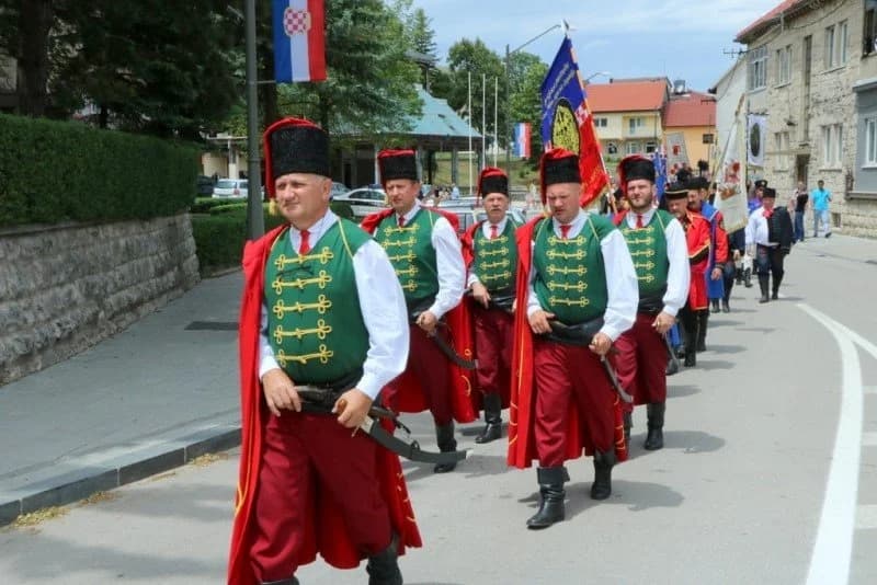 Novac dobivaju puhačke glazbe, povijesna postrojba,Kulturni mozaik, smotra puhača i KUD iz Velike