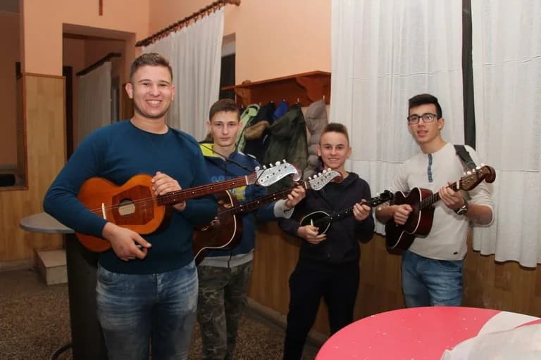 Blagdansko druženje članova KUD-a "Poljadija" Grabarje: Ponovno ćemo oformiti dječju sekciju