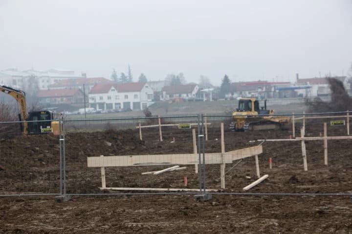 Počelo je počelo: Požega dobiva Poduzetnički inkubator, danas iskopani prvi kubici zemlje /FOTO/