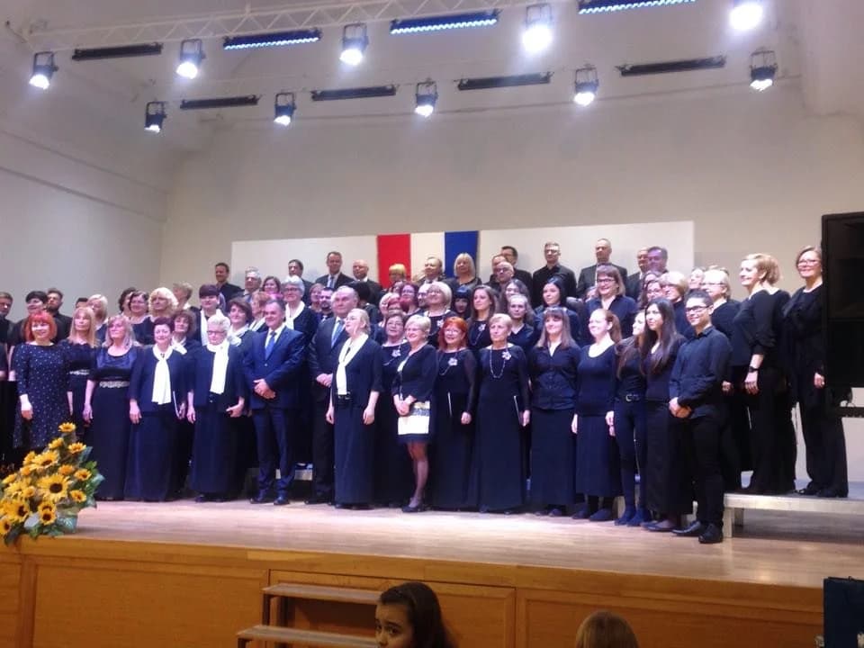 Jubilarni koncert s gostujućim prijateljskim zborovima: "U pjesmi nam slast, domu na čast" /FOTO/