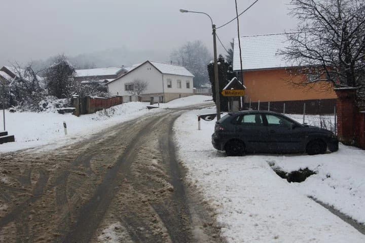 Nakon 33 godine Pleternički Mihaljevci dobili novog stanovnika: Za Marinovo rođenje čestitari došli na konjima