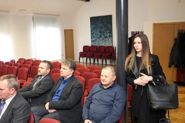 Tematski razgovor o razvojnim planovima srednjoškolskih ustanova: "Bitna je riječ osnivača srednje škole kako bi se postigao cilj da one daju obrazovane mlade ljude za potrebe gospodarstva"