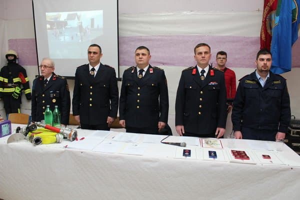 Srebrnu vatrogasnu medalju dobio Mihovil Dijaković, a plamenicu Danijel Knežević
