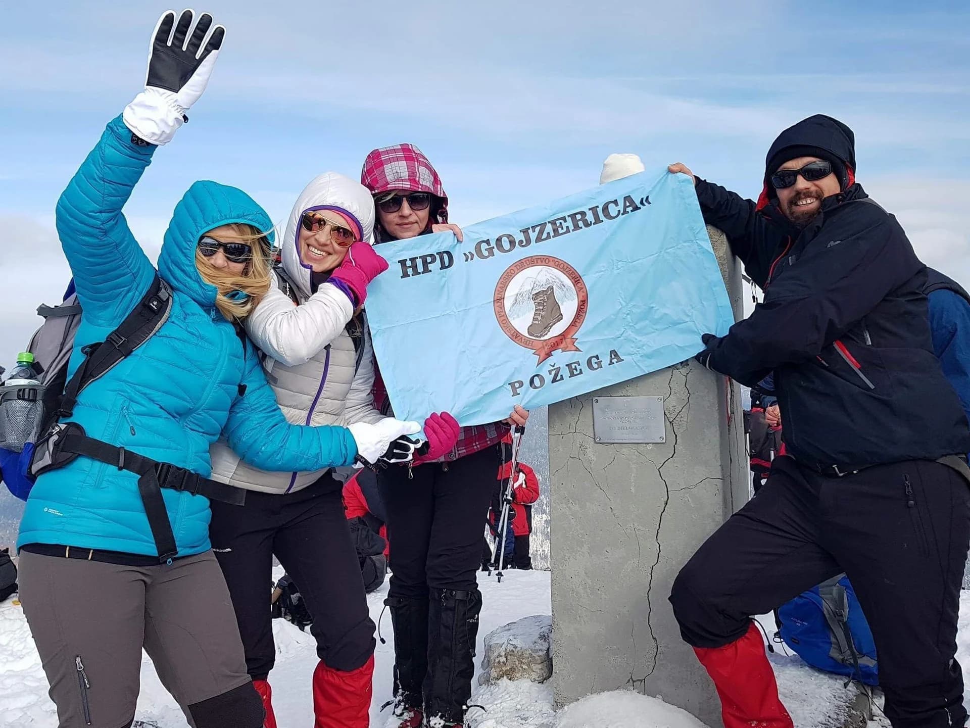 Gore četveronoške, dolje na stražnjici: "Gojzerice" na Bjelolasici (1.534 m) /FOTO/