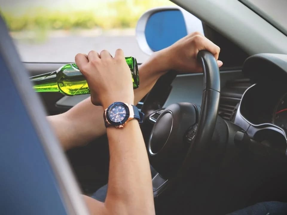 Alkoholni rekorderi s ukupno 5,82 promila: Subotnji vozač jako pijan, nedjeljni prepijan