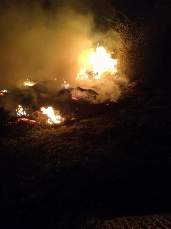 Zapalilo se sijeno u Kantrovcima, požar noćas gasili vatrogasci DVD-a Biškupci