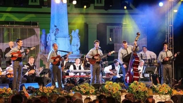 „Posegana“ pjesmom „Dovraga sve“ visoko na top ljestvici CMC-a