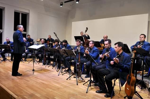 Koncert za pamćenje: Tamburaški orkestar HRT-a oduševio brojne Požežane /FOTOGALERIJA/