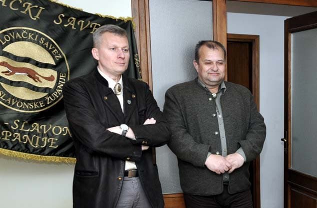 PREDAVANJE ZA ČLANICE ŽUPANIJSKOG LOVAČKOG SAVEZA: Dva profesora govorila lovcima o srnećoj divljači /FOTO/