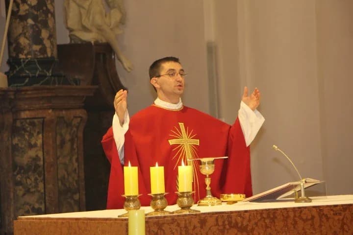 Požeški vatrogasci misnim slavljem i polaganjem vijenaca proslavili svog zaštitnika sv. Florijana /FOTO/