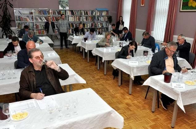 Enolozi kutjevačkog vinogorja ocjenjuju čak 158 vina iz dvije države /FOTO/