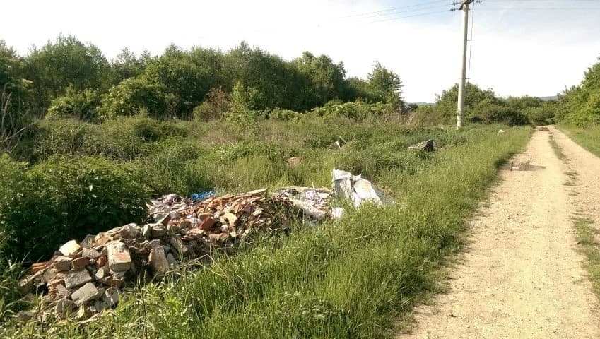 Ruglo na pašnjaku i šumskoj cesti zbog nemara neodgovornih ljudi /FOTO/