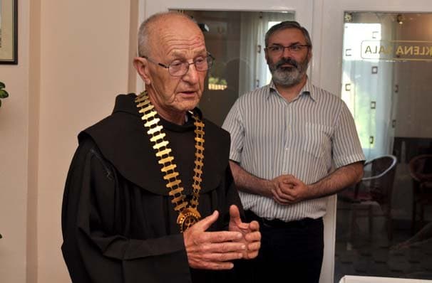 Najboljim maturantima požeški Rotary klub darivao prijenosna računala /FOTO/