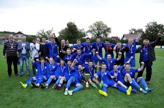 Pobjednički pehar Županijskog nogometnog kupa u ruke požeškoj momčadi: NK Slavonija Požega - NK Slavija Pleternica 2:0 /FOTOGALERIJA/