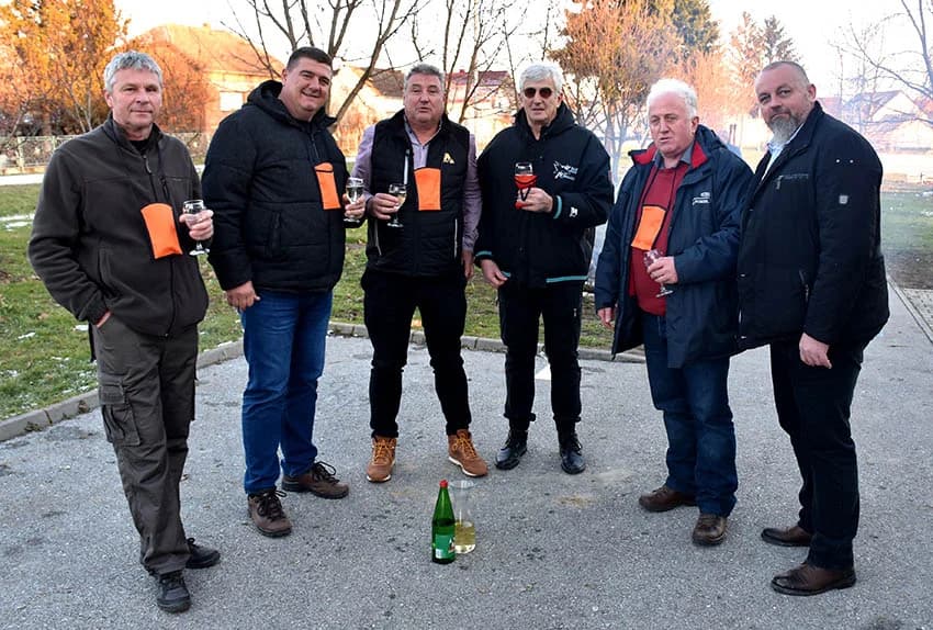 VINCELOVO OBILJEŽILA UDRUGA “VINO-KAP” IZ KAPTOLA: Ugostili prijatelje iz Jajca i Mađarske