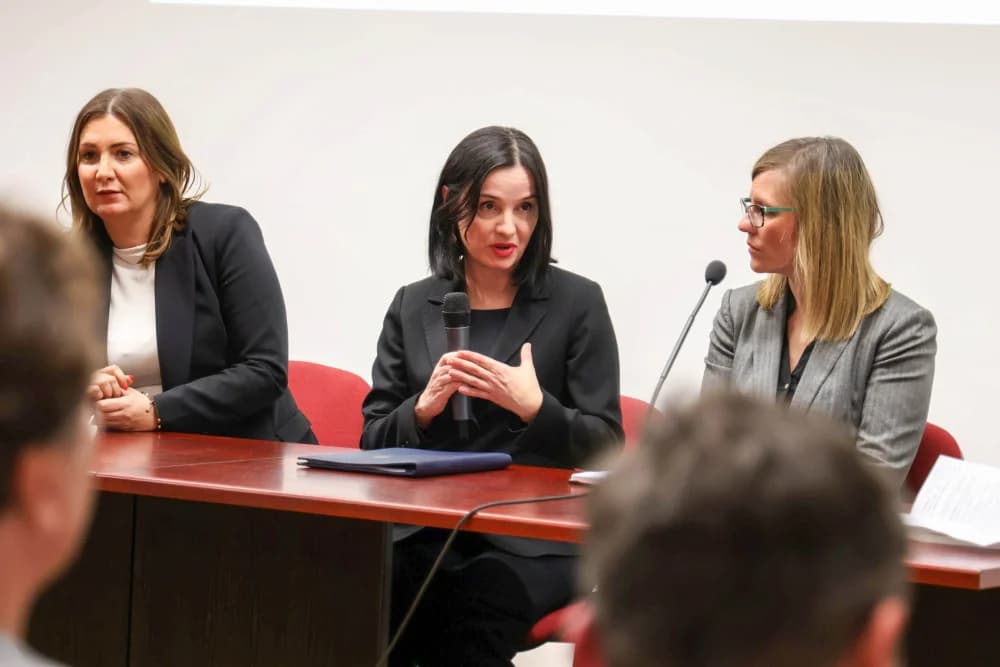 OKRUGLI STOL U POŽEGI: Percepciju lovaca u hrvatskoj javnosti komentirali ministrica poljoprivrede, čelnici lovaca i novinari