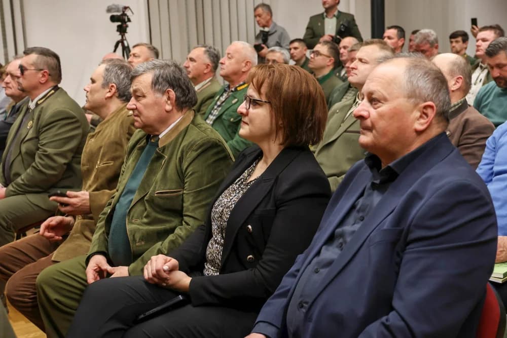 OKRUGLI STOL U POŽEGI: Percepciju lovaca u hrvatskoj javnosti komentirali ministrica poljoprivrede, čelnici lovaca i novinari