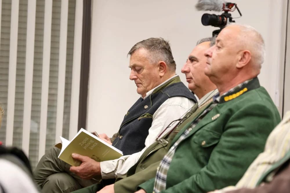 OKRUGLI STOL U POŽEGI: Percepciju lovaca u hrvatskoj javnosti komentirali ministrica poljoprivrede, čelnici lovaca i novinari