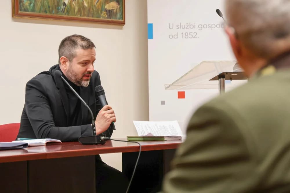 OKRUGLI STOL U POŽEGI: Percepciju lovaca u hrvatskoj javnosti komentirali ministrica poljoprivrede, čelnici lovaca i novinari