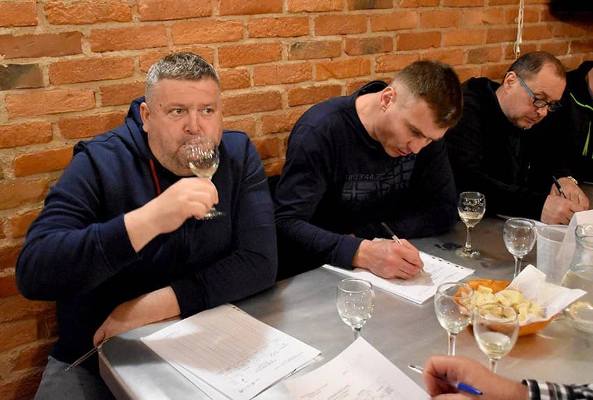 ZIMSKA ŠKOLA UDRUGE „VINO-KAP“ IZ KAPTOLA: Ocjenjivanje vina članova Udruge